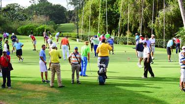 Torneo de Golf recauda fondos para donar equipo médico al Hospital Nacional de Niños