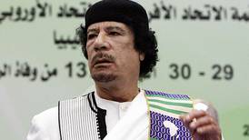 Donald Trump dice que hizo 'un montón de dinero' gracias a acuerdo con Gadafi