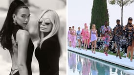 Versace y Dua Lipa unen fuerzas en lujosa colección ‘La Vacanza’ 