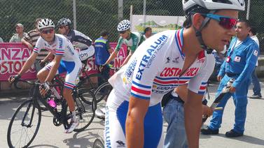 Ciclista Paul Betancourt se cayó y se pegó un gran susto a pocos días del Tour de San Luis