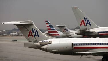 American Airlines investiga incidente entre un auxiliar de vuelo y pasajera