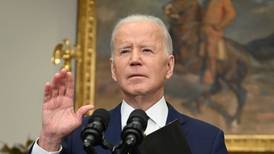 Joe Biden busca suspender impuesto federal sobre gasolina por 3 meses
