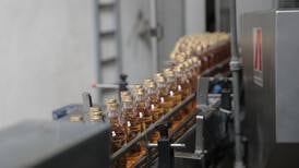 Industria farmacéutica pidió permiso a Fanal para importar alcohol y evitar escasez de medicamentos