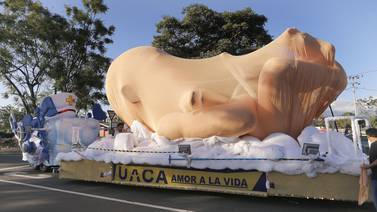Municipalidad de San José aceptó la participación de la carroza de la UACA en el Festival de la Luz