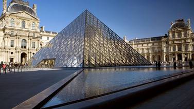 Louvre de París y Palacio de Versalles cierran por razones de seguridad tras alertas en Francia