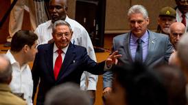 Nuevo presidente de Cuba se compromete a seguir con la revolución