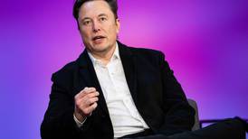 Elon Musk atribuye a activistas la ‘caída masiva’ de ingresos publicitarios de Twitter