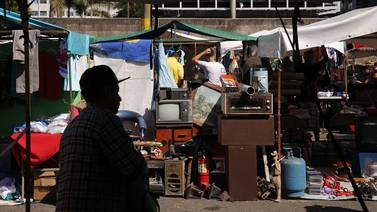 Mercado de las Pulgas: Entre chunches y tiliches, el paraíso de los coleccionistas