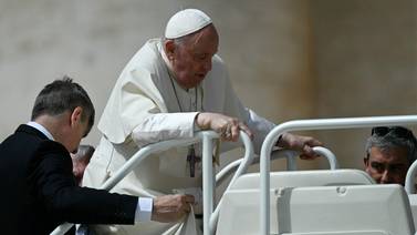 Papa preside multitudinaria misa en Venecia en su primer viaje en siete meses