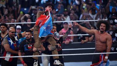 Bad Bunny gana pelea de la WWE en Puerto Rico 