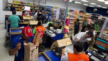  Gobierno ocupa cadena de supermercados en Venezuela