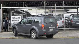 Contraloría ordena a Asamblea Legislativa rotular vehículos que usan los diputados