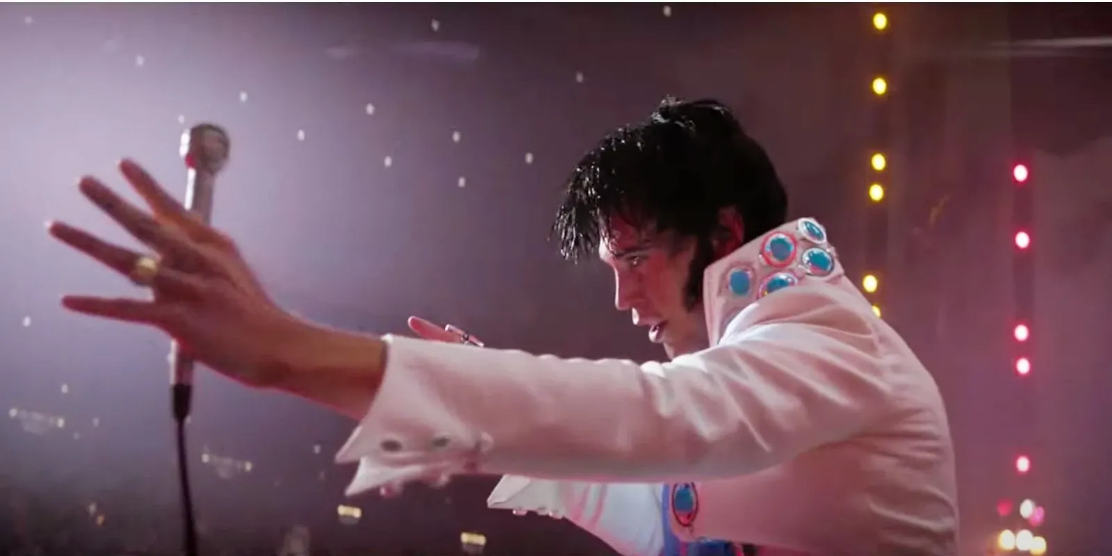 Con un derroche de energía inigualable, el actor estadounidense Austin Butler se muestra desenfrenado en 'Elvis', un retrato en el que no para de bailar, cantar y sufrir. Foto: WB
