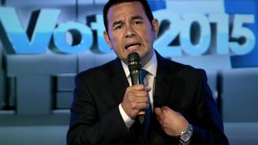 Contraloría ordena a presidente guatemalteco devolver fondos por gastos de lujo