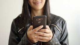 Los iPhone y los celulares Samsung emitirían más radiación de la permitida en Estados Unidos, denuncia el ‘Chicago Tribune’