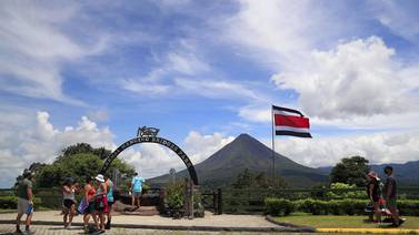 Turismo en La Fortuna de San Carlos se reactiva, pero está lejos de recuperarse