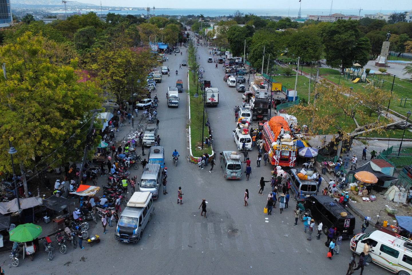 El gobierno de Haití prolongó el estado de emergencia en la capital, Puerto Príncipe, por un mes, en respuesta a la creciente violencia criminal en el país.