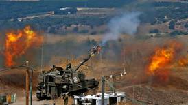 Grupo Hezbolá lanza cohetes contra Israel, que replica con ataques