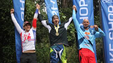  Roberto Castillo revalida título en el Centroamericano de Downhill