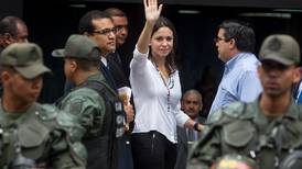 Líder opositora impugna inhabilitación de cara a elecciones presidenciales en Venezuela