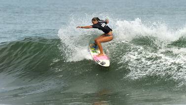 Surfistas Emily Gussoni y Leilani McGonagle avanzaron a tercera ronda de torneo en California