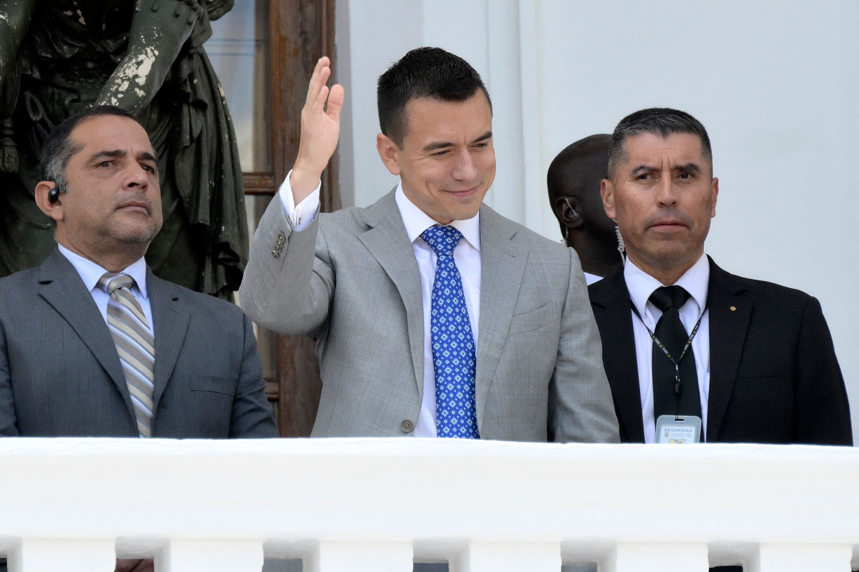 El presidente electo, Daniel Novoa, fue uno de los primeros políticos ecuatorianos en utilizar chaleco antibalas
