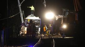 Cuatro muertos luego de colisión entre un tren y un autobús escolar en Francia