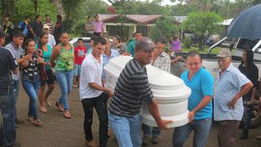 Vecinos piden seguridad en funeral de niño estrangulado en Pocosol