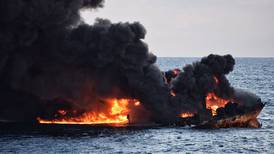 Riesgo de catástrofe ecológica en mar de China tras naufragio de petrolero iraní