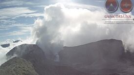 Tiempo nublado impidió a expertos detallar cambios en el cráter del volcán Turrialba