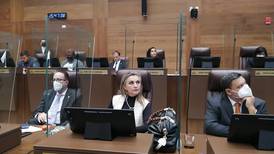 Diputados optaron por no usar mascarilla en plenario pese a que obligación se mantiene