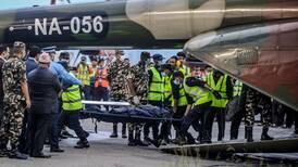 Socorristas recuperan último cuerpo de los 22 fallecidos en accidente aéreo de Nepal 