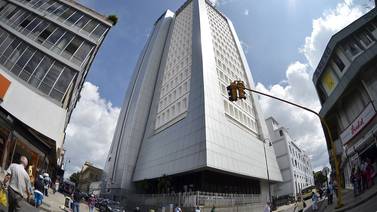 ‘Élite’ de 66 notarios espera &#36;22 millones del   Banco Nacional 