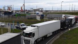 Reino Unido reanuda tráfico comercial con resto de Europa por el canal de la Mancha