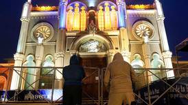 Autoridades vigilan flujo de romeros para reforzar controles y piden abstenerse de visitar basílica de Los Ángeles