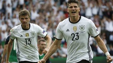 Alemania aseguró el primer lugar del grupo con gol de Mario Gómez