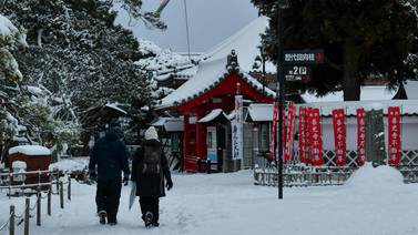 Japón se enfrenta a tormentas de nieve y frío 