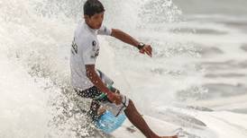 Surfistas desafiaron sus propios temores