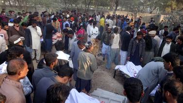 24 personas mueren en Pakistán por beber alcohol adulterado