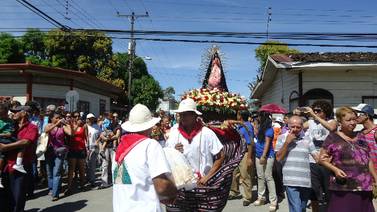 Nicoyanos celebraron a su ‘Lupe’ con danza de La Yegüita