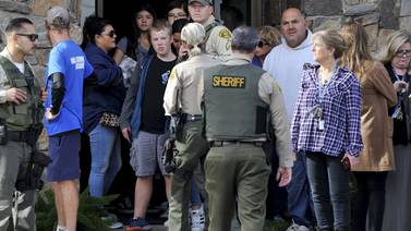 Al menos dos jóvenes muertos y tres heridos en tiroteo en colegio de California