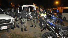 Amplio despliegue policial en La Tabla de Desamparados deja una escopeta decomisada