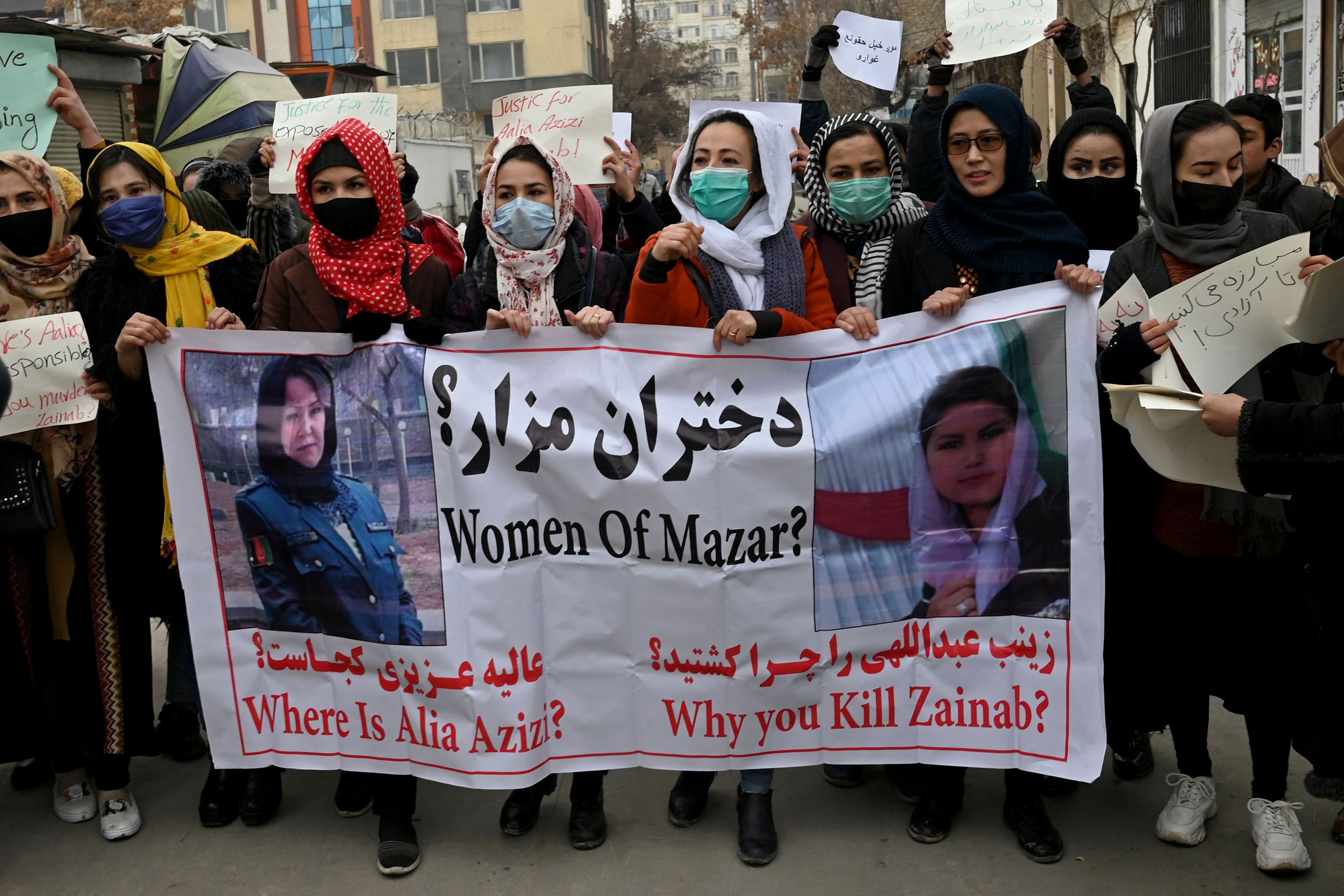 En esta foto de enero del 2022, mujeres afganas protestaban contra las restricciones que el régimen talibán impuso sobre sus libertades desde su regreso al poder, en agosto del 2021.