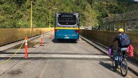 Conavi habilita puente sobre represa de Cachí a un solo carril 