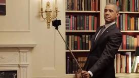 Barack Obama protagoniza cómico video para promover su programa de salud