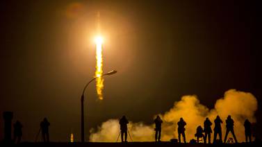 Nave rusa Soyuz se acopla sin contratiempo a Estación Espacial Internacional