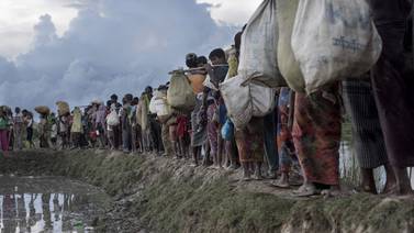 Naciones Unidas denuncia campaña de 'terror y hambre' contra los rohinyás en Birmania