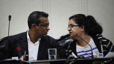 Diputados Carlos Hernández y Ligia Fallas alegan presión para que se salgan del Frente Amplio