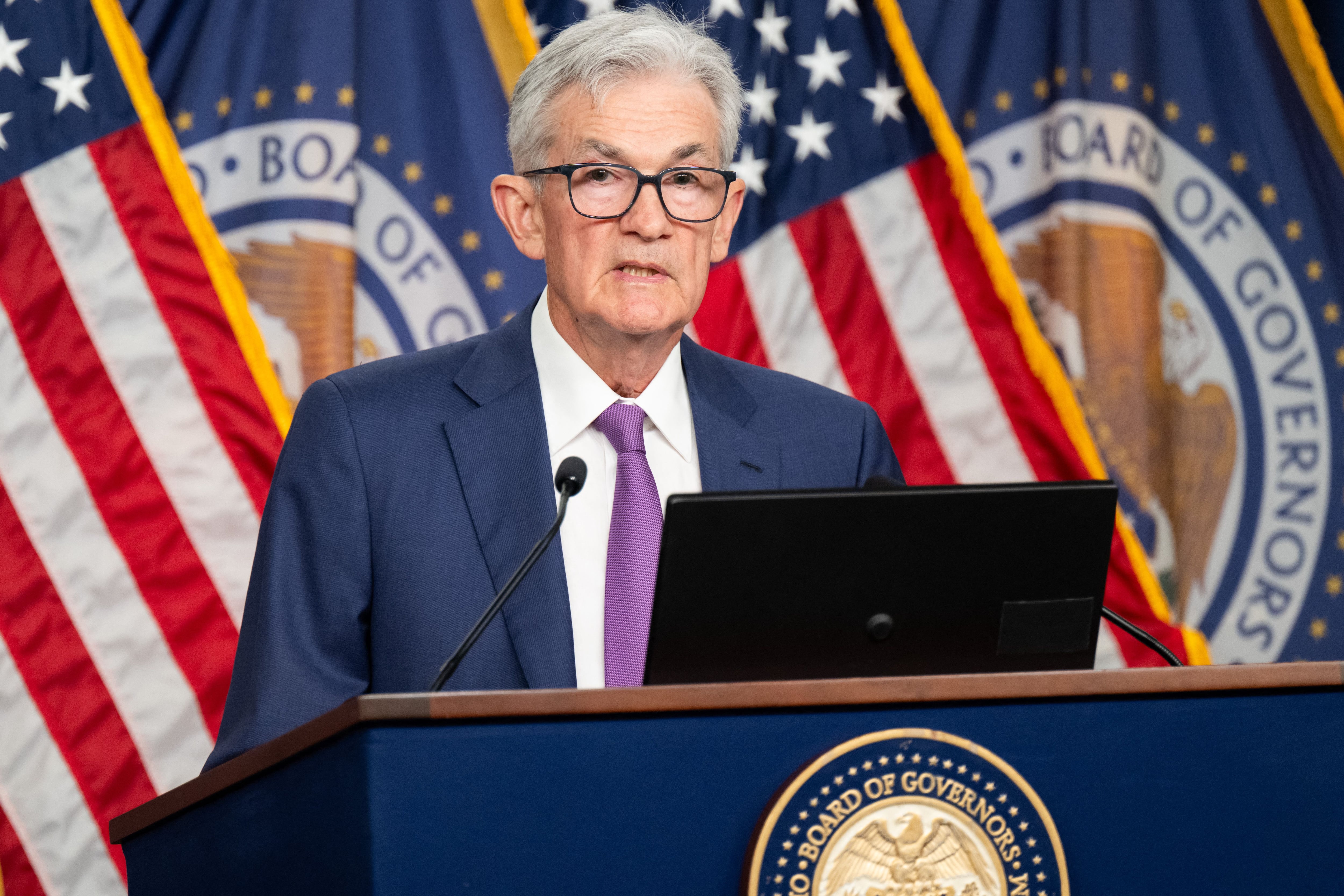 El presidente de la Reserva Federal de Estados Unidos, Jerome Powell, da una conferencia de prensa al final de la reunión del Comité Federal de Mercado Abierto (FOMC), en Washington, DC. Fotografía: