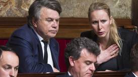 Sigue pleito político entre Jean-Marie Le Pen y su hija Marine en Francia